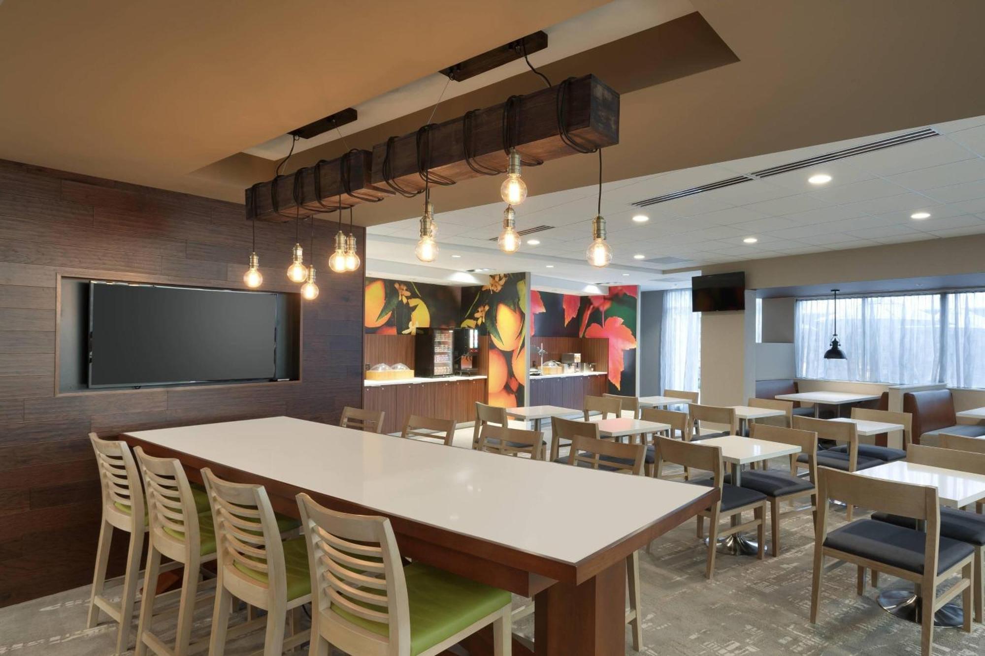 Fairfield Inn & Suites By Marriott Springfield North Exteriör bild