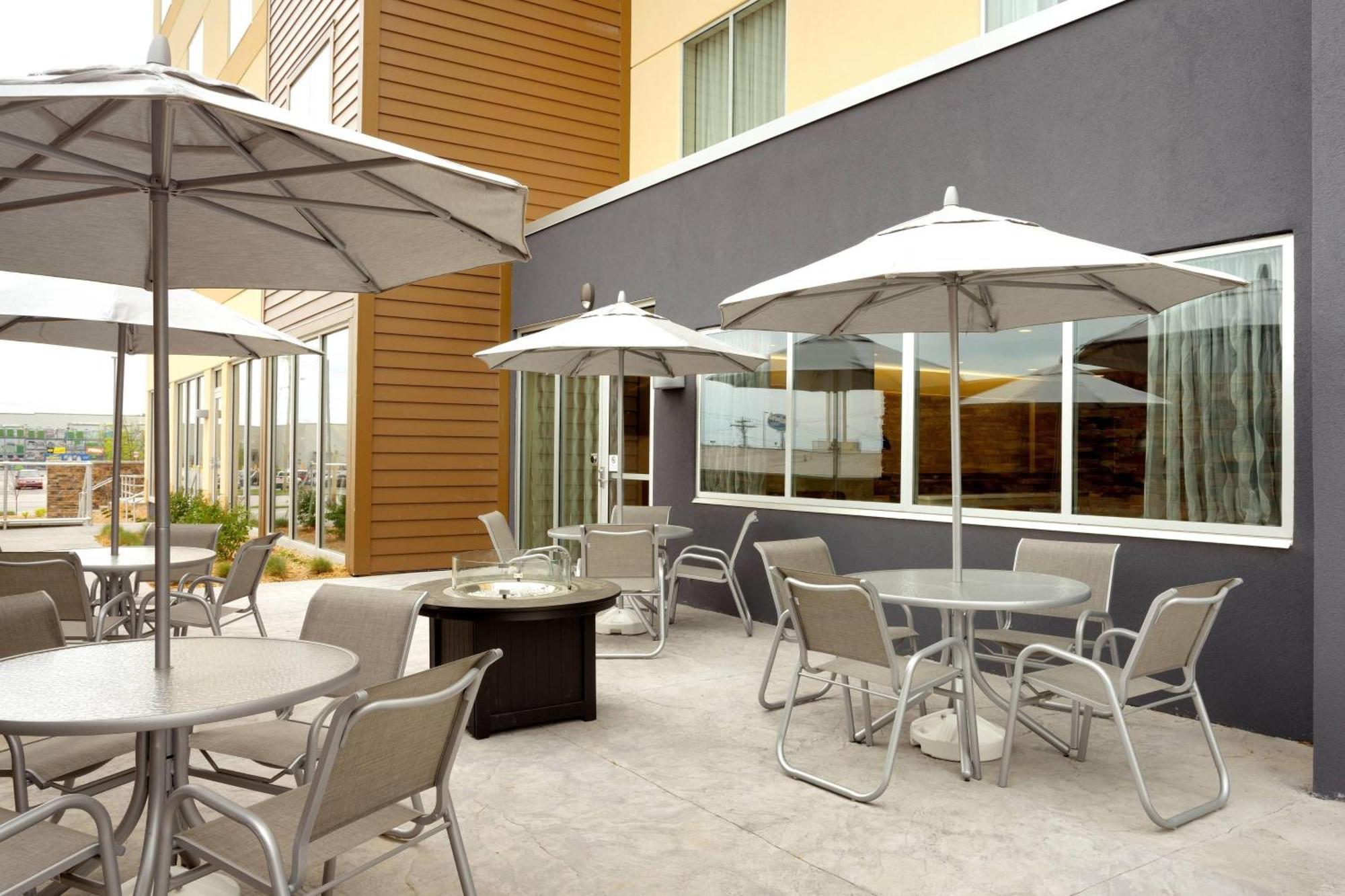 Fairfield Inn & Suites By Marriott Springfield North Exteriör bild